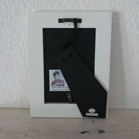 White Butterfly 4x6 Art print within a yellow glitter / shiny wood Frame - Picture 6 of 6